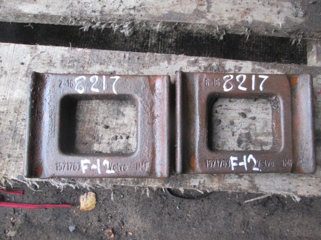 сегмент передней стремянки вольво 1571763 Volvo F12 рессорная